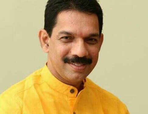 ಪುತ್ತೂರು: ಕುತೂಹಲ ಮೂಡಿಸಿದ ನಳಿನ್‌ ನಡೆ : ಕುಟುಂಬ ದೈವಕ್ಕೆ ವಿಶೇಷ ಪ್ರಾರ್ಥನೆ ಸಲ್ಲಿಸಿ ತಾಯಿಯ ಆರ್ಶೀವಾದ ಪಡೆದು ದೆಹಲಿಗೆ ತೆರಳಿದ ಕಟೀಲ್