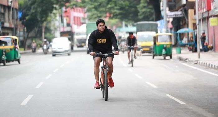 ಮಾಸ್ಕ್‌‌ ಇಲ್ಲದೇ ಸೈಕಲ್‌ ಸವಾರಿ ಮಾಡಿ ನೆಟ್ಟಿಗರ ಟೀಕೆಗೆ ಒಳಗಾದ ತೇಜಸ್ವಿ ಸೂರ್ಯ