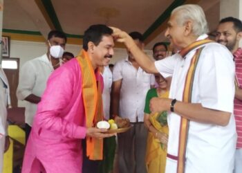 ರಾಜ್ಯಾಧ್ಯಕ್ಷರಾಗಿ ಎರಡು ವರ್ಷ ಪೂರೈಸಿದ ನಳಿನ್ ಕುಮಾರ್ ಕಟೀಲ್:; ಡಾ. ಪ್ರಭಾಕರ್ ಭಟ್ ಅವರಿಂದ ಅಭಿನಂದನೆ