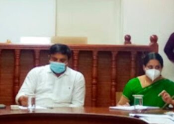 ಮಂಗಳೂರು: ವಿವಿಯ ಬಾಕಿ ಉಳಿದ ಪರೀಕ್ಷೆಗಳನ್ನು ಮುಂದುವರಿಸುವಂತೆ ಜಿಲ್ಲಾಧಿಕಾರಿ ಸೂಚನೆ