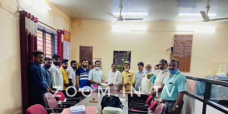 ಪುತ್ತೂರು: ಶ್ರೀ ಮಹಾಲಿಂಗೇಶ್ವರ ದೇವಸ್ಥಾನದ ದೇವರಮಾರು ಗದ್ದೆಯಲ್ಲಿ ಅನ್ಯಮತೀಯರ ವಾಹನ ನಿಲುಗಡೆ :ಭಕ್ತರಿಗೆ ತೊಂದರೆ ; ಸೂಕ್ತ ಕ್ರಮ ಕೈಗೊಳ್ಳುವಂತೆ ಹಿಂ.ಜಾ.ವೇ ಮನವಿ