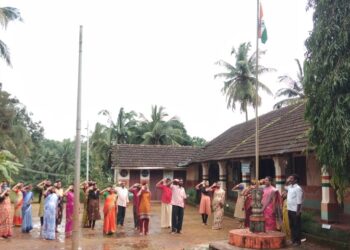 ವೀರಕಂಭ: ಹಿರಿಯ ಪ್ರಾಥಮಿಕ ಶಾಲೆಯಲ್ಲಿ 75ನೇ ಸ್ವಾತಂತ್ರ್ಯ ದಿನಾಚರಣೆ