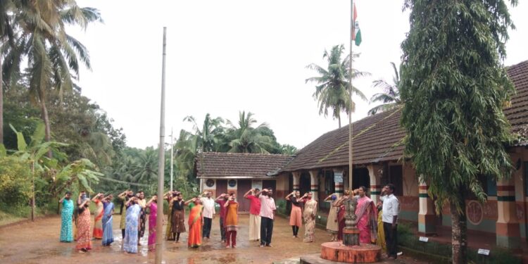 ವೀರಕಂಭ: ಹಿರಿಯ ಪ್ರಾಥಮಿಕ ಶಾಲೆಯಲ್ಲಿ 75ನೇ ಸ್ವಾತಂತ್ರ್ಯ ದಿನಾಚರಣೆ