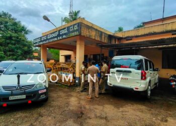 ಕಬಕ: ಗ್ರಾ.ಪಂನಲ್ಲಿ ಗ್ರಾಮ ಸ್ವರಾಜ್ಯ ರಥಕ್ಕೆ ಅಡ್ಡಿಪಡಿಸಿದ ಪ್ರಕರಣ: ಏಳಕ್ಕೂ ಅಧಿಕ ಜನರ ವಿರುದ್ಧ ಪ್ರಕರಣ ದಾಖಲು:; ಮೂವರಿಗೆ ನ್ಯಾಯಾಂಗ ಬಂಧನ