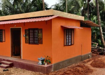 ‘ಕಟ್ಟೋಣ ಬಾಳಿಗೊಂದು ಸೂರು’ ವಾಟ್ಸಾಪ್ ತಂಡದ ಮೂರನೇ ಯೋಜನೆ:; ವಿಕಲಚೇತನ ತಂಗಿಯೊಂದಿಗೆ ಜೀವನ ನಡೆಸುತ್ತಿರುವ ಬಡ ಮಹಿಳೆಗೆ  ಸುಸಜ್ಜಿತ ಮನೆ ನಿರ್ಮಾಣ:; ಆ.22 ರಂದು ಹಸ್ತಾಂತರ