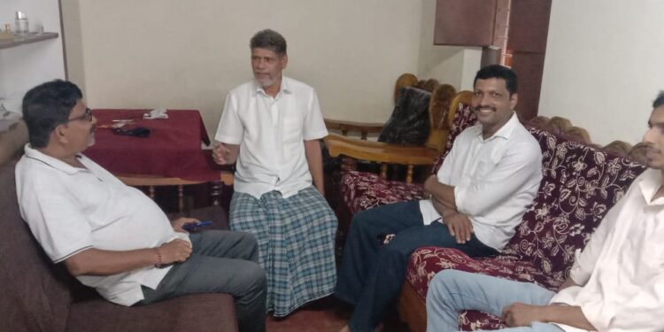 ಕೆದಂಬಾಡಿ: ವಲಯ ಕಾಂಗ್ರೆಸ್ ವತಿಯಿಂದ ಹಿರಿಯ ಕಾಂಗ್ರೆಸ್ ಮುಖಂಡರ ಭೇಟಿ:; ಪಕ್ಷ ಸಂಘಟನೆ ಬಗ್ಗೆ ಸಮಾಲೋಚನೆ