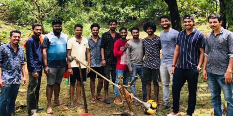 ಪುತ್ತೂರು: ಬನ್ನೂರು ಪ್ರಜ್ಞಾ ವಿಶೇಷ ಮಕ್ಕಳ ಕೇಂದ್ರ ಬಿರುಮಲೆಗೆ ಸ್ಥಳಾಂತರಗೊಳ್ಳುತ್ತಿರುವ ಹಿನ್ನೆಲೆ ‘ತ್ರಿಶೂಲ್ ಫ್ರೆಂಡ್ಸ್’ ವತಿಯಿಂದ ಸ್ವಚ್ಛತಾ ಕಾರ್ಯ