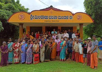 ವಿಟ್ಲ-ಪಡ್ನೂರು: ಕಾಪುಮಜಲು ಶ್ರೀ ಮಲರಾಯಿ ದೈವಸ್ಥಾನದ ವಠಾರದಲ್ಲಿ ಸ್ವಚ್ಛತಾ ಕಾರ್ಯಕ್ರಮ