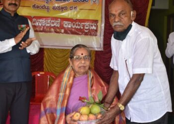 ಪುತ್ತೂರು: ಶ್ರೀ ಮಹಾಲಿಂಗೇಶ್ವರ ಯುವಕ ಮಂಡಲ ಕೊಂಬೆಟ್ಟು ಇದರ ವತಿಯಿಂದ ಸರಳ ರೀತಿಯಲ್ಲಿ ಸ್ವಾತಂತ್ರ್ಯ ದಿನಾಚರಣೆ