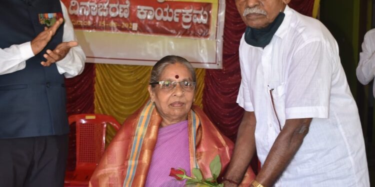 ಪುತ್ತೂರು: ಶ್ರೀ ಮಹಾಲಿಂಗೇಶ್ವರ ಯುವಕ ಮಂಡಲ ಕೊಂಬೆಟ್ಟು ಇದರ ವತಿಯಿಂದ ಸರಳ ರೀತಿಯಲ್ಲಿ ಸ್ವಾತಂತ್ರ್ಯ ದಿನಾಚರಣೆ