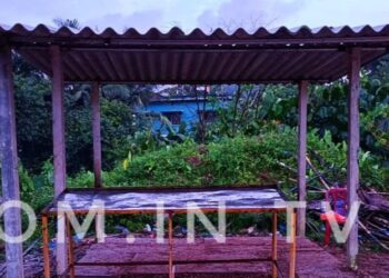 ಉಪ್ಪಿನಂಗಡಿ: ಬೆಂಕಿ ಹಾಕಿ ಮೀನಿನ ಅಂಗಡಿ ಸುಟ್ಟು ಹಾಕಿದ ಪ್ರಕರಣ : ಶೀಟ್ ಅಳವಡಿಸಿ ಮತ್ತೆ ಅಂಗಡಿ ಸಿದ್ಧಗೊಳಿಸಿದ ಹಿಂದೂ ಕಾರ್ಯಕರ್ತರು