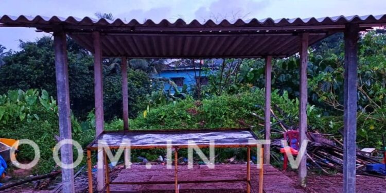 ಉಪ್ಪಿನಂಗಡಿ: ಬೆಂಕಿ ಹಾಕಿ ಮೀನಿನ ಅಂಗಡಿ ಸುಟ್ಟು ಹಾಕಿದ ಪ್ರಕರಣ : ಶೀಟ್ ಅಳವಡಿಸಿ ಮತ್ತೆ ಅಂಗಡಿ ಸಿದ್ಧಗೊಳಿಸಿದ ಹಿಂದೂ ಕಾರ್ಯಕರ್ತರು