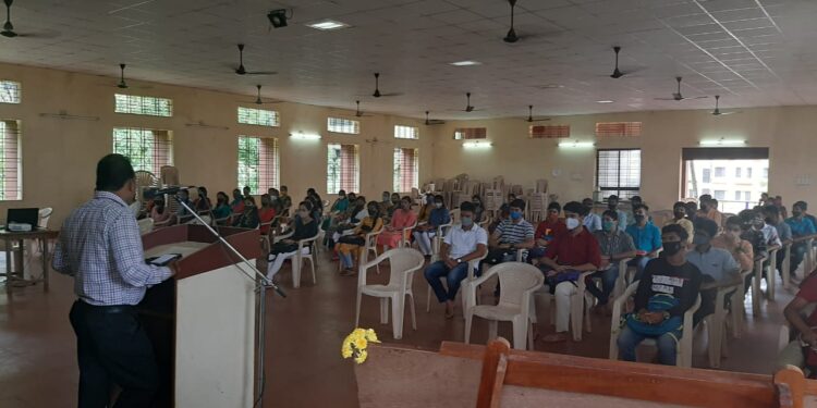 ವಿವೇಕಾನಂದ ಪ.ಪೂ ಕಾಲೇಜಿನಲ್ಲಿ ವಾಣಿಜ್ಯ ಶಿಕ್ಷಣ ಮತ್ತು ಅವಕಾಶಗಳ ಮಾಹಿತಿ ಕಾರ್ಯಗಾರ:; ಉದ್ಯೋಗ ಮಾರುಕಟ್ಟೆಯಲ್ಲಿ ವಾಣಿಜ್ಯ ವಿಭಾಗಕ್ಕೆ ವಿಪುಲ ಅವಕಾಶ- ರಾಜ್‌ಗಣೇಶ್ ಕಾಮತ್