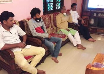 ಮಡಿಕೇರಿ: ಹಲ್ಲೆಗೊಳಗಾದ ಸೈನಿಕನ ಮನೆಗೆ ಹಿಂ.ಜಾ.ವೇ. ಕ್ಷೇತ್ರೀಯ ಸಂಘಟನಾ ಕಾರ್ಯದರ್ಶಿ ಜಗದೀಶ್ ಕಾರಂತ್ ಭೇಟಿ