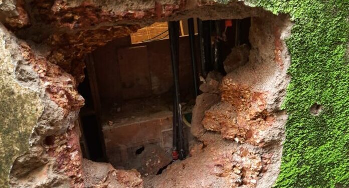 ಮುಡಿಪು: ಗೋಡೆ ಕೊರೆದು ಜ್ಯುವೆಲ್ಲರಿಯಿಂದ ಚಿನ್ನಾಭರಣ ದರೋಡೆ..!