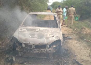 ಕಾರಿನಲ್ಲೇ ಬೆಂಕಿ ಹಚ್ಚಿಕೊಂಡು ಆತ್ಮಹತ್ಯೆಗೆ ಶರಣಾದ ಪ್ರೇಮಿಗಳು..!