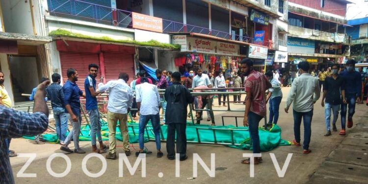 ಪುತ್ತೂರು: ಎಂ.ಟಿ ರೋಡ್ ನಲ್ಲಿ ಕಟ್ಟಡ ದುರಸ್ಥಿಗೆ ಬಳಸಿದ ಸ್ಟ್ಯಾಂಡ್ ವಿದ್ಯುತ್ ತಂತಿಗೆ ಸ್ಪರ್ಶ:; ತಪ್ಪಿದ ಭಾರಿ ಅನಾಹುತ