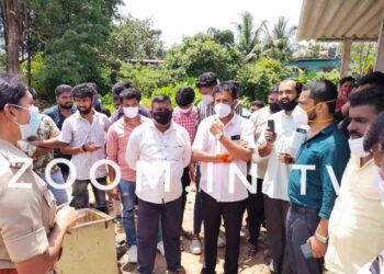 ಉಪ್ಪಿನಂಗಡಿ: ಮೀನಿನ ಅಂಗಡಿಗೆ ಬೆಂಕಿ ಹಚ್ಚಿದ ಪ್ರಕರಣ;;ಘಟನಾ ಸ್ಥಳಕ್ಕೆ ಹಿಂದೂ ಮುಖಂಡ ಅರುಣ್ ಕುಮಾರ್ ಪುತ್ತಿಲ ಹಾಗೂ ಹಿಂ.ಜಾ.ವೇ ಮುಖಂಡರು ಭೇಟಿ;;ಆರೋಪಿಗಳನ್ನು ಇಂದು ಮಧ್ಯರಾತ್ರಿಯೊಳಗೆ ಬಂಧಿಸದಿದ್ದರೆ ನಾಳೆ “ರಸ್ತೆ ರೋಕೋ” ಪ್ರತಿಭಟನೆ