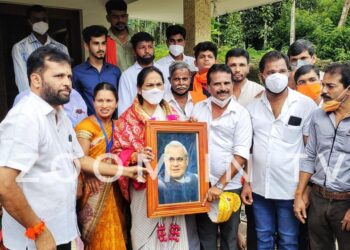 ಹಿಂದೂ ಮುಖಂಡ ಅರುಣ್ ಕುಮಾರ್ ಪುತ್ತಿಲ ರವರ ಮನೆಗೆ ಕೇಂದ್ರ ಸಚಿವೆ ಶೋಭಾ ಕರಂದ್ಲಾಜೆ ಭೇಟಿ