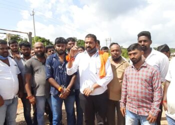 ಉಪ್ಪಿನಂಗಡಿ: ಹಿಂದೂ ಯುವಕನ ಮೀನಿನ ಅಂಗಡಿಗೆ ಬೆಂಕಿ ಹಚ್ಚಿದ ಪ್ರಕರಣ:; ಘಟನಾ ಸ್ಥಳಕ್ಕೆ ಬಜರಂಗದಳ ಪ್ರಾಂತ ಸಹ ಸಂಯೋಜಕ್ ಮುರಳಿ ಕೃಷ್ಣ ಹಸಂತ್ತಡ್ಕ ಹಾಗೂ ವಿ.ಹಿಂ.ಪ. ಬಜರಂಗದಳ ಪ್ರಮುಖರು ಭೇಟಿ