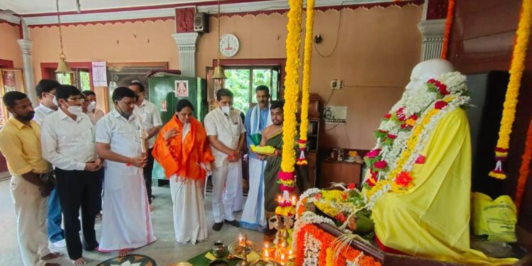 ಪುತ್ತೂರು: ಬ್ರಹ್ಮಶ್ರೀ ನಾರಾಯಣ ಗುರು ಮಂದಿರಕ್ಕೆ ಕೇಂದ್ರ ಸಚಿವೆ ಶೋಭಾ ಕರಂದ್ಲಾಜೆ ಭೇಟಿ