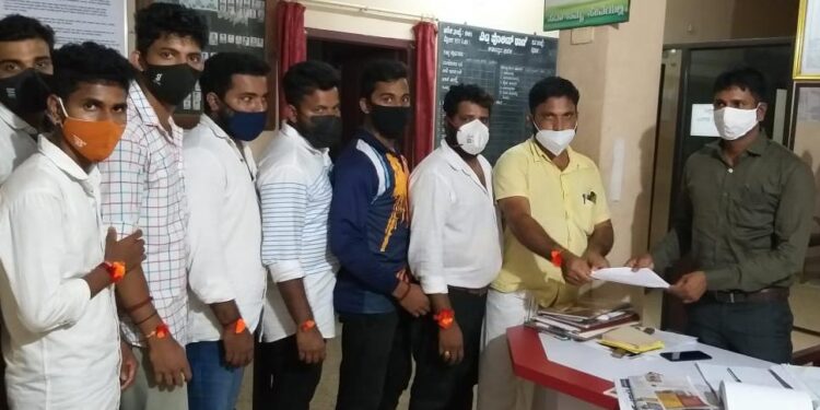 ವಿಟ್ಲ: ಯುವತಿಯೊಂದಿಗೆ ಅಸಭ್ಯವಾಗಿ ವರ್ತಿಸಿದ ವಕೀಲ ಉಮ್ಮರ್ ವಿರುದ್ಧ ಹಿಂ.ಜಾ.ವೇ. ವಿಟ್ಲ ತಾಲೂಕು ವತಿಯಿಂದ ದೂರು ದಾಖಲು