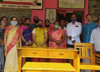 ವಿಟ್ಲ: ಜಿಲ್ಲಾ ಪಂಚಾಯತ್ ಅನುದಾನದಿಂದ ಖರೀದಿಸಿದ ಪೀಠೋಪಕರಣ ಪಡಿಬಾಗಿಲು ಶಾಲೆಗೆ ಹಸ್ತಾಂತರ