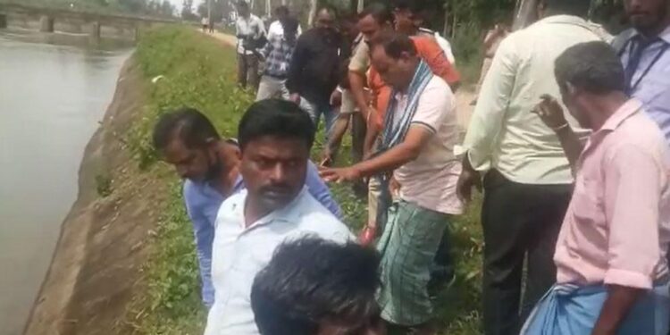 ಚಿಕ್ಕಮಗಳೂರು: ವಾಟ್ಸಪ್ ನಲ್ಲಿ ವಾಯ್ಸ್ ಮೆಸೇಜ್ ಕಳುಹಿಸಿ ಕಾರು ಸಮೇತ ನಾಲೆಗೆ ಹಾರಿದ ಕುಟುಂಬ..!