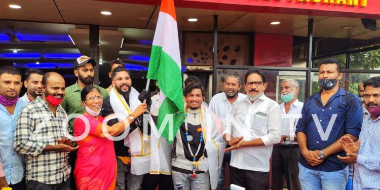 ಪುತ್ತೂರಿನ ಯುವಕರಿಂದ  ದೇಶಾಭಿಮಾನದ ಜಾಗೃತಿಗಾಗಿ ಜಮ್ಮು ಕಾಶ್ಮೀರ ಲಡಾಕ್ ಸಹಿತ ವಿವಿಧೆಡೆ ಬೈಕ್ ನಲ್ಲಿ ಪ್ರವಾಸ:; ಪ್ರಯಾಣಕ್ಕೆ ದರ್ಬೆಯಲ್ಲಿ ಚಾಲನೆ