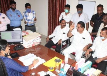 ಬಂಟ್ವಾಳ: ಸರಕಾರದ ಸೌಲಭ್ಯ ನೀಡಿಕೆಯಲ್ಲಿ ಕಾಂಗ್ರೆಸ್ ಕಾರ್ಯಕರ್ತರೆಂದು ತಾರತಮ್ಯ:; ಮಿನಿ ವಿಧಾನ ಸೌಧಕ್ಕೆ ಮಾಜಿ ಸಚಿವ ಬಿ. ರಮಾನಾಥ ರೈ ನೇತೃತ್ವದಲ್ಲಿ ದಿಢೀರ್ ಮುತ್ತಿಗೆ