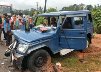 ಕಡಬ : ಪೊಲೀಸ್ ಜೀಪ್ ಹಾಗೂ ಬೊಲೆರೋ ಮುಖಾ -ಮುಖಿ ಡಿಕ್ಕಿ..!ಎಸ್.ಐ. ಮತ್ತು ಸಿಬ್ಬಂದಿಗಳು ಪ್ರಾಣಾಪಾಯದಿಂದ ಪಾರು