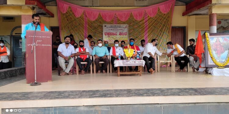 ಪುತ್ತೂರು: ವಿ.ಹಿಂ.ಪ. ಬಜರಂಗದಳ ದುರ್ಗಾ ವೆಂಕಟರಮಣ ಘಟಕ ಸಾಜ ಹಾಗೂ ಶಿವಾಜಿ ಘಟಕ ಇರ್ದೆ ವತಿಯಿಂದ ರಕ್ತದಾನ ಶಿಬಿರ