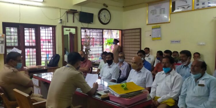 ಕೋವಿಡ್ ನಿಯಮ ಪಾಲಿಸಿ ಗಣೇಶೋತ್ಸವ ಆಚರಣೆ ಮಾಡಿ:; ಸಾರ್ವಜನಿಕವಾಗಿ ಮೈದಾನದಲ್ಲಿ ಗಣೇಶೋತ್ಸವ ಆಚರಿಸುವಂತಿಲ್ಲ – ಇನ್ಸ್ಪೆಕ್ಟರ್ ಗೋಪಾಲ್ ನಾಯ್ಕ್