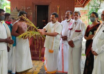 ಪುತ್ತೂರು: ಶ್ರೀ ಮಹಾಲಿಂಗೇಶ್ವರ ದೇವಸ್ಥಾನದಿಂದ ಬ್ರಹ್ಮನಗರಕ್ಕೆ ಹೊಸ ತೆನೆ ವಿತರಣೆ