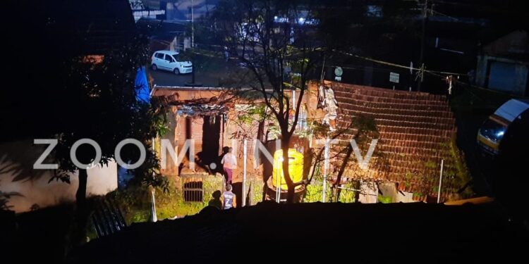 ಪುತ್ತೂರು: ದುರಸ್ಥಿ ನೆಪದಲ್ಲಿ ಕಟ್ಟಡ ಕಾಮಗಾರಿ ಆರೋಪ:; ನಗರಸಭೆ ಅಧಿಕಾರಿಗಳಿಂದ ಪರಿಶೀಲನೆ, ಕಾಮಗಾರಿ ಸ್ಥಗಿತಗೊಳಿಸಲು ಸೂಚನೆ