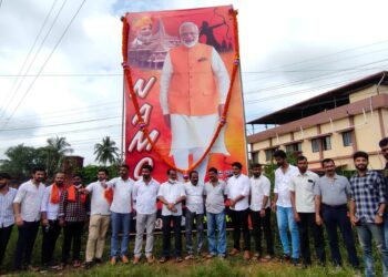 ಮೋದಿ ಜನ್ಮದಿನಾಚರಣೆ – ಪುತ್ತೂರಿನಲ್ಲಿ ಮೆರೆದ ಬೃಹತ್ ಮೋದಿ ಕಟೌಟ್-ಹುಟ್ಟುಹಬ್ಬದ ವಿಶೇಷ ಆಚರಣೆ