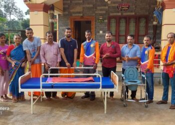 ಮುಂಡೂರು: ಶ್ರೀರಾಮ ಗೆಳೆಯರ ಬಳಗಕ್ಕೆ ದಿ. ಈಶ್ವರ ಪೂಜಾರಿ ಸ್ಮರಣಾರ್ಥ ವಾಟರ್ ಬೆಡ್ ಮತ್ತು ವೀಲ್ ಚೇರ್ ಕೊಡುಗೆ