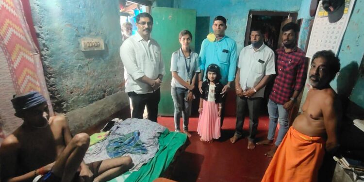 ಪುಣ್ಯಭೂಮಿ ತುಳುನಾಡ ಸೇವಾ ಫೌಂಡೇಶನ್ ಮತ್ತು ಬಡವರ ಸೇವಕರು ತಂಡದ ವತಿಯಿಂದ ಸೇವಾ ಧನ ಹಸ್ತಾಂತರ