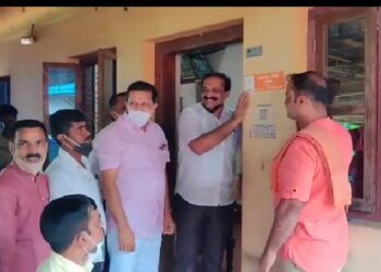 ಭಾ.ಜ.ಪಾ.ಪುತ್ತೂರು ವಿಧಾನ ಸಭಾ ಕ್ಷೇತ್ರದ ಬಜತ್ತೂರು ಗ್ರಾಮದ ಬೂತ್-45 ಸಮಿತಿ ಅಧ್ಯಕ್ಷ ದೇರಣ್ಣ ಗೌಡ ರವರ ಮನೆಗೆ ನಾಮಫಲಕ ಅಳವಡಿಕೆ:; ಶಾಸಕ ಸಂಜೀವ ಮಠಂದೂರು ಭಾಗಿ