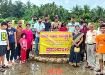 ಸಾಮೆತ್ತಡ್ಕ: ಯುವಕ ಮಂಡಲ ವತಿಯಿಂದ ಪಾರ್ಕ್ ಸ್ವಚ್ಛತೆ