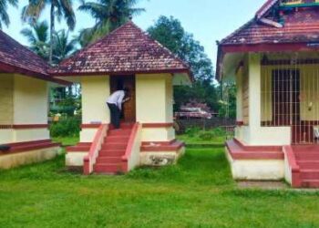 ಉಳ್ಳಾಲ: ಕಾರಣೀಕ ಕ್ಷೇತ್ರವಾದ ಪಾಡಾಂಗರ ಪೂಮಾಲೆ ಭಗವತಿ ಕ್ಷೇತ್ರದಿಂದ ಅಣ್ಣಪ್ಪ ದೈವದ ಪಂಚಲೋಹದ ಮೊಗ ಕಳವು