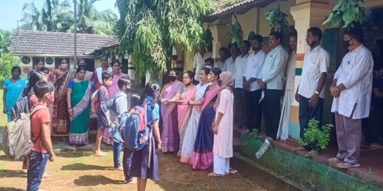 ವೀರಕಂಭ: ದ. ಕ. ಜಿ. ಪಂ. ಸರಕಾರಿ ಹಿರಿಯ ಪ್ರಾಥಮಿಕ ಶಾಲಾ ಪ್ರಾರಂಭೋತ್ಸವ