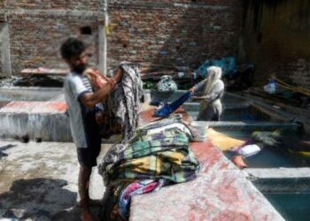 ಮಹಿಳೆಗೆ  ಲೈಂಗಿಕ ಕಿರುಕುಳ ನೀಡಿದ ಆರೋಪಿಗೆ ಗ್ರಾಮದ ಎಲ್ಲಾ ಮಹಿಳೆಯರ ಬಟ್ಟೆ ಒಗೆದು, ಇಸ್ತ್ರಿ ಮಾಡಿಕೊಡಬೇಕು – ಎಂದು ಷರತ್ತು ವಿಧಿಸಿ ಜಾಮೀನು ಮಂಜೂರು ಮಾಡಿದ ನ್ಯಾಯಾಧೀಶ..!