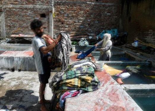 ಮಹಿಳೆಗೆ  ಲೈಂಗಿಕ ಕಿರುಕುಳ ನೀಡಿದ ಆರೋಪಿಗೆ ಗ್ರಾಮದ ಎಲ್ಲಾ ಮಹಿಳೆಯರ ಬಟ್ಟೆ ಒಗೆದು, ಇಸ್ತ್ರಿ ಮಾಡಿಕೊಡಬೇಕು – ಎಂದು ಷರತ್ತು ವಿಧಿಸಿ ಜಾಮೀನು ಮಂಜೂರು ಮಾಡಿದ ನ್ಯಾಯಾಧೀಶ..!