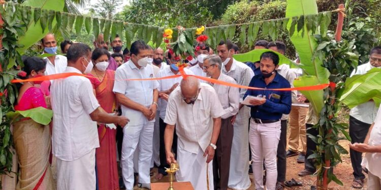 ಮರೀಲ್: ಪ್ರಗತಿ ಲೇಔಟ್ ನಲ್ಲಿ  ಕಾಂಕ್ರೀಟ್ ರಸ್ತೆಯ ಉದ್ಘಾಟನಾ ಕಾರ್ಯಕ್ರಮ