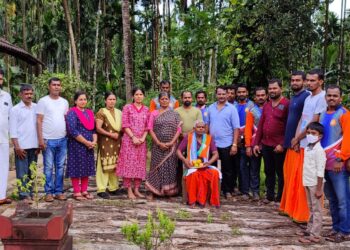 ಮುಂಡೂರು: ಬಿಜೆಪಿ ಪಕ್ಷದಿಂದ ದೀನ್ ದಯಾಳ್ ಜನ್ಮದಿನಾಚರಣೆ: ಅಶಕ್ತರಿಗೆ ವಾಟರ್ ಬೆಡ್, ಮಂಚ ದಾನ, ಹಿರಿಯರಿಗೆ ಸನ್ಮಾನ