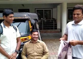 ಪರ್ಸ್ ಮರಳಿಸಿ ಪ್ರಾಮಾಣಿಕತೆ ಮೆರೆದ ಆಟೋ ಚಾಲಕನನ್ನು ಅಭಿನಂದಿಸಿದ ಕಮಿಷನರ್ ಶಶಿಕುಮಾರ್