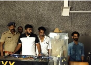 ಮಂಗಳೂರು: ಸಿಸಿಬಿ ಪೊಲೀಸರಿಂದ ತಡರಾತ್ರಿ ಪಬ್ ಮೇಲೆ ದಾಳಿ..!! ಧ್ವನಿವರ್ಧಕಗಳು ವಶ