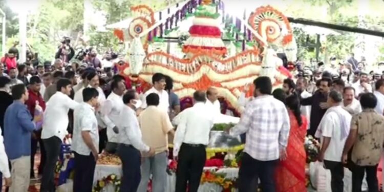 ‘ಯುವರಾಜ’ನ ಯುಗಾಂತ್ಯ:; ಭೂತಾಯಿ ಮಡಿಲು ಸೇರಿದ ‘ವೀರಕನ್ನಡಿಗ’