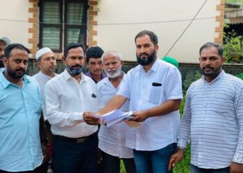 ಮರೀಲ್ : ಚರಂಡಿ ಅವ್ಯವಸ್ಥೆಯನ್ನು ಸರಿಪಡಿಸಲು ಒತ್ತಾಯಿಸಿ ಎಸ್‌.ಡಿ.ಪಿ.ಐ ವತಿಯಿಂದ ಪ್ರತಿಭಟನೆ:; ಪ್ರತಿಭಟನಾ ಸ್ಥಳಕ್ಕೆ ಮುಖ್ಯ ಇಂಜಿನಿಯರ್ ಭೇಟಿ, ಮನವಿ ಸ್ವೀಕಾರ